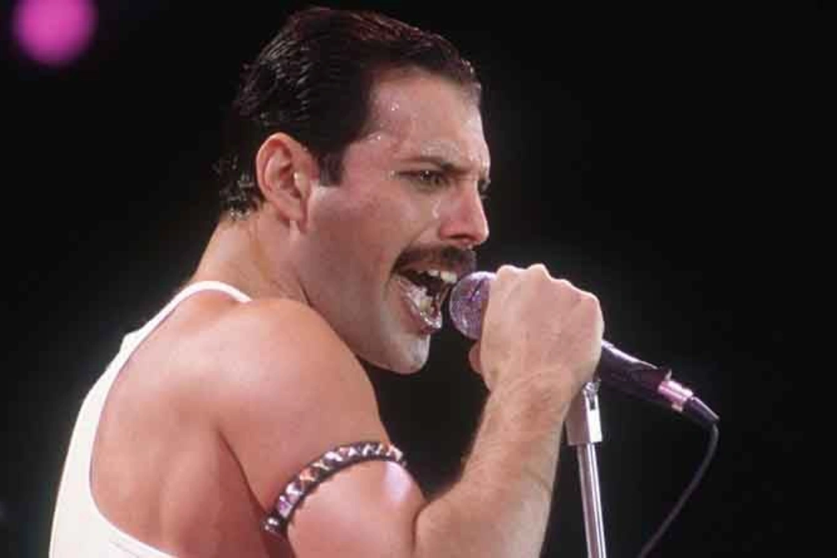 Черновик песни Queen продали на аукционе за 1,4 млн фунтов - ФОТО